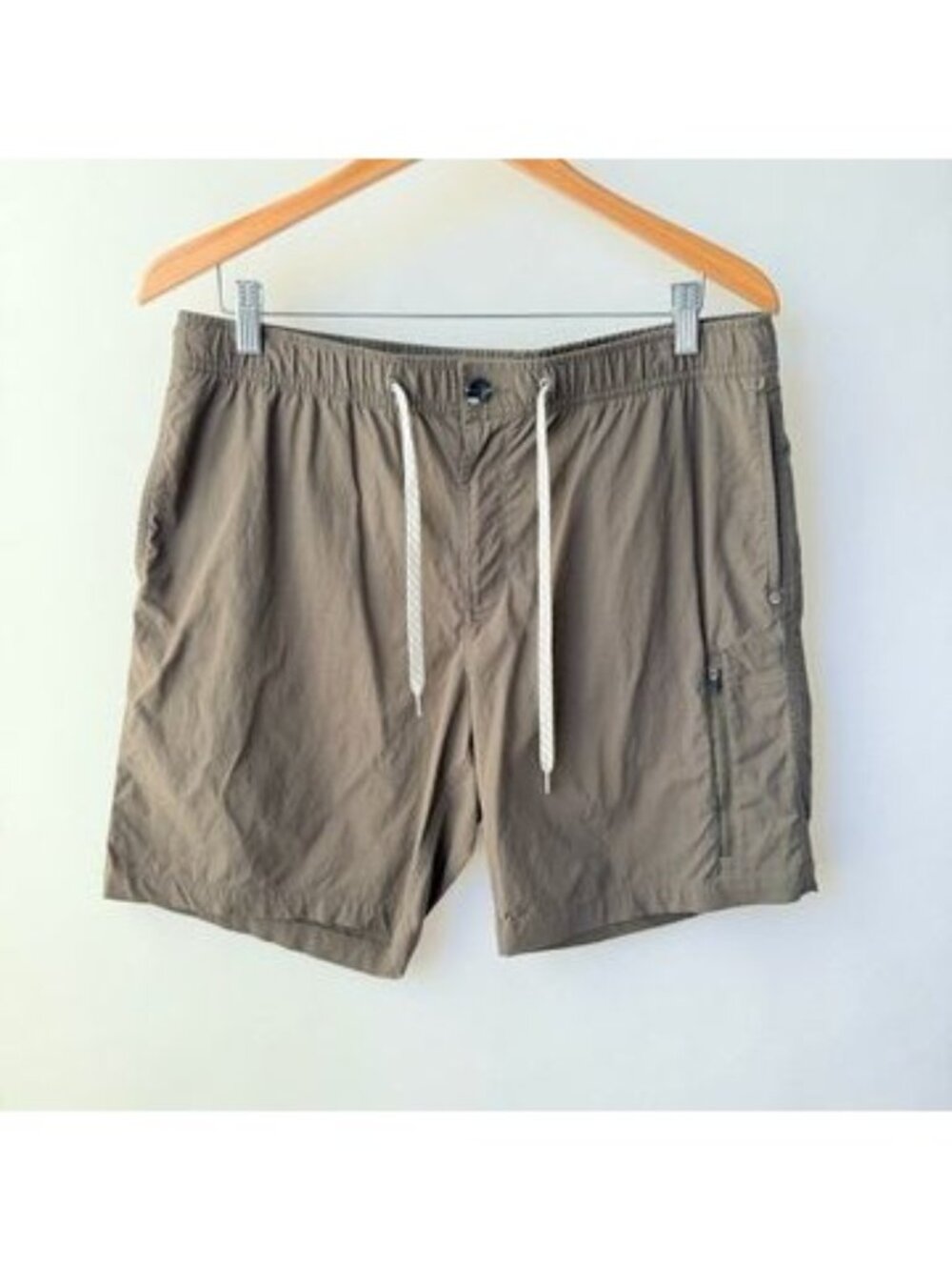 Vuori Mens Size L Brown Kore Athletic Shorts Performance Stretch Casual A179
